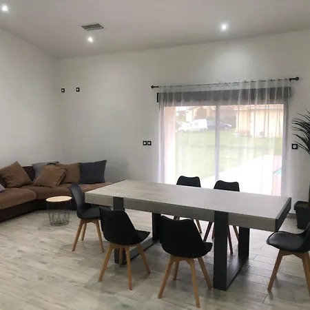 Maison Moderne Avec Piscine Holiday home *